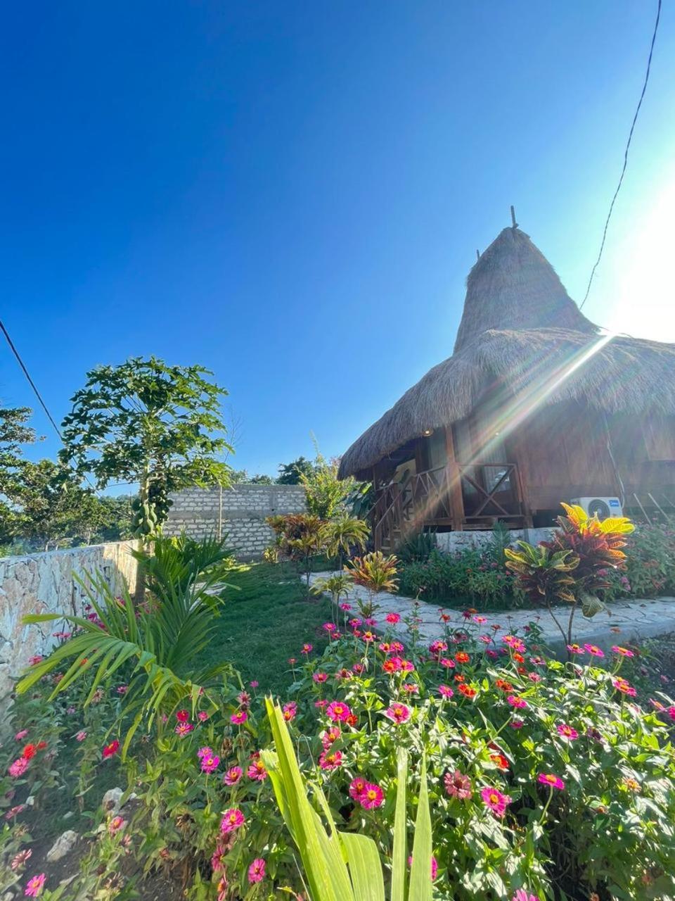 Three Queen Villa And Homestay وايكابوباك المظهر الخارجي الصورة