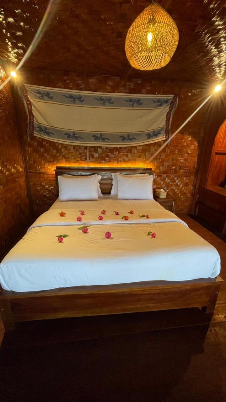 Three Queen Villa And Homestay وايكابوباك المظهر الخارجي الصورة