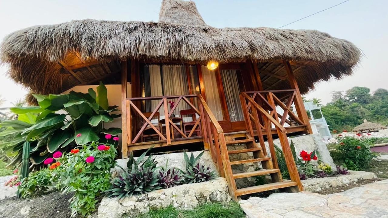 Three Queen Villa And Homestay وايكابوباك المظهر الخارجي الصورة