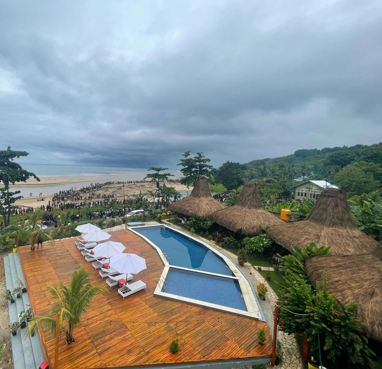 Three Queen Villa And Homestay وايكابوباك المظهر الخارجي الصورة
