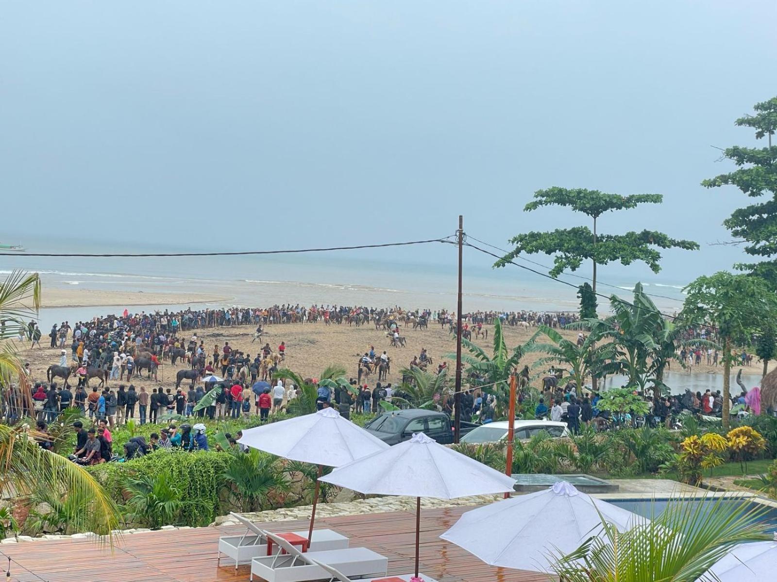 Three Queen Villa And Homestay وايكابوباك المظهر الخارجي الصورة